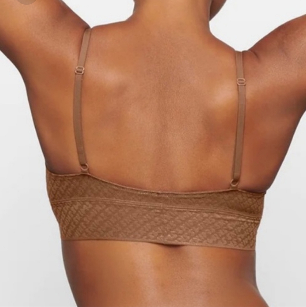 SKIMS Logo Mesh Triangle Bralette Nude Lace - Picture 3 of 4